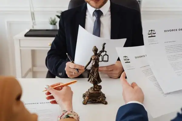 our fees Bridlington from EH Mediation - image of couple in joint mediation meeting